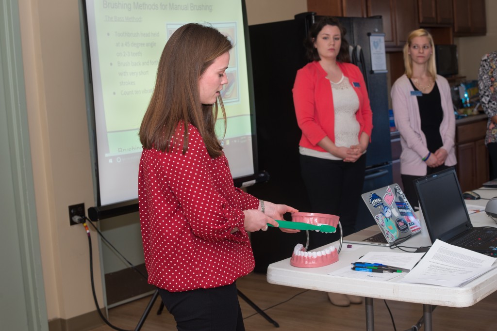 Bangor Daily News' publishes op-ed by UNE dental hygiene student